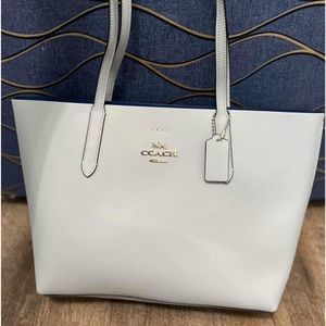 Coach tote purse